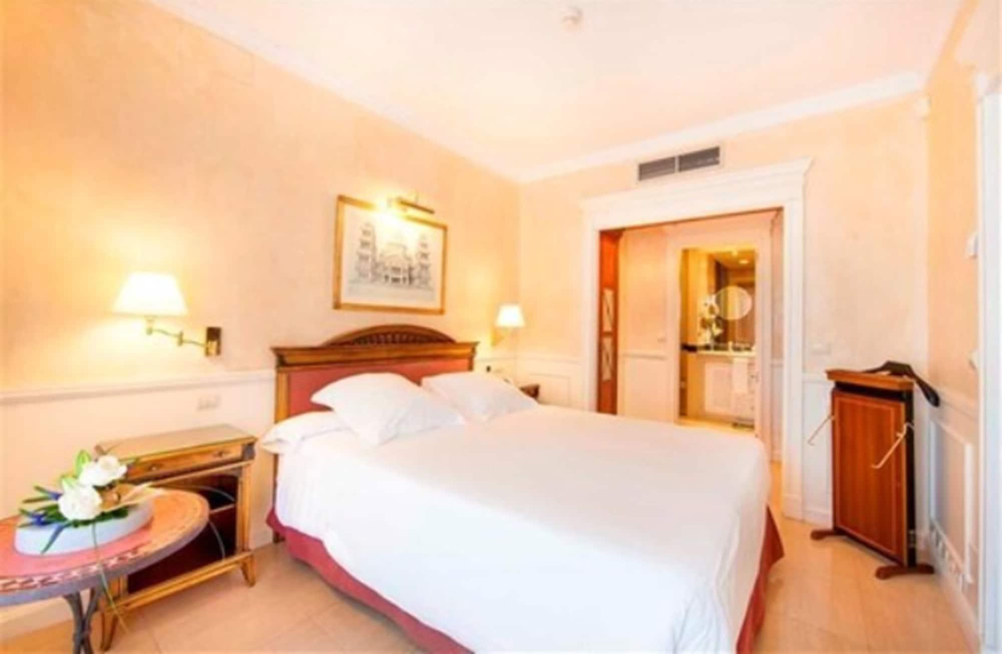 Apartamentos Guadalpin Boutique Marbella Bagian luar foto