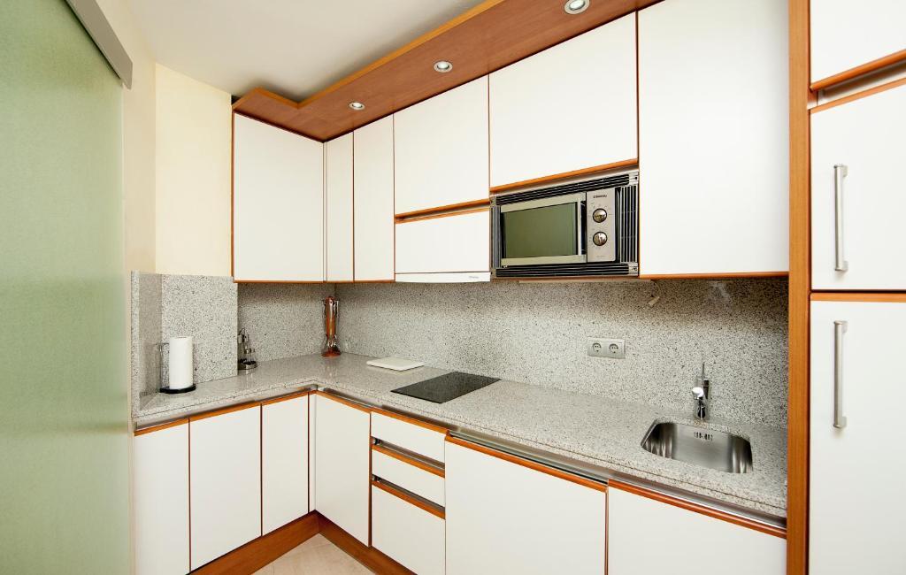 Apartamentos Guadalpin Boutique Marbella Ruang foto